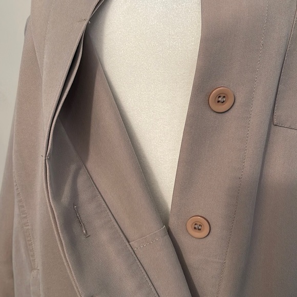 In Focus rayon blend button up, jacket, beige size medium (23-121) - Picture 6 of 11
